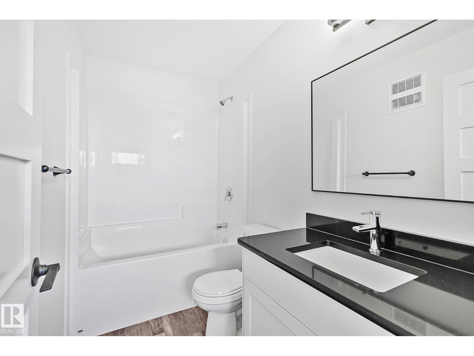 4803 53 Av Property Photo 35