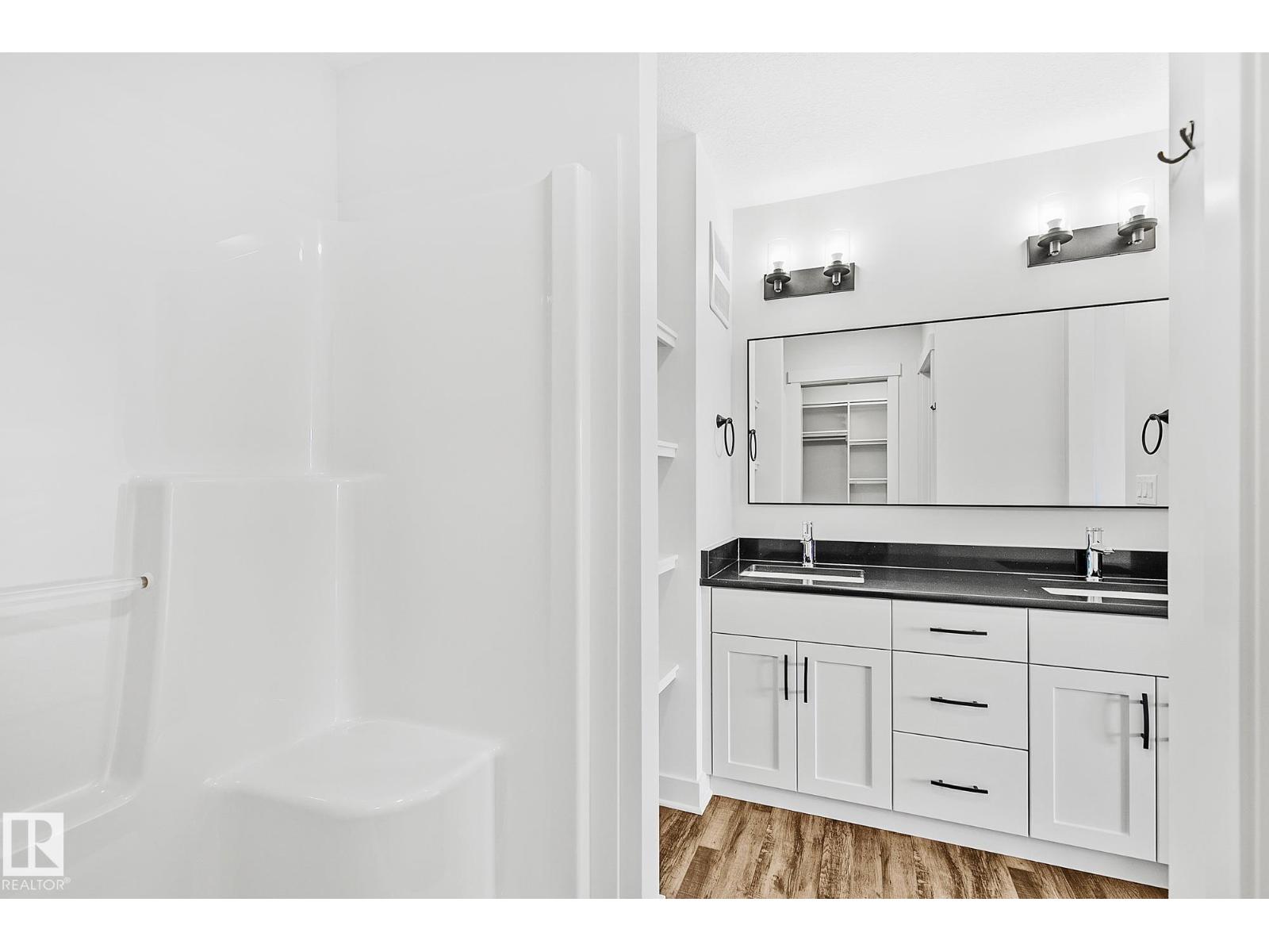 4803 53 Av Property Photo 37