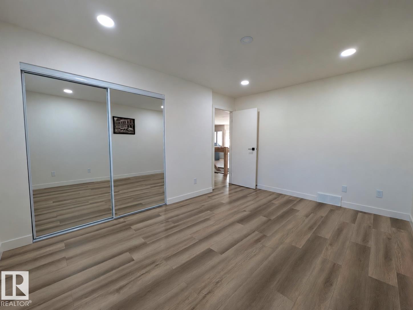 10672 153 Av Nw Property Photo 27