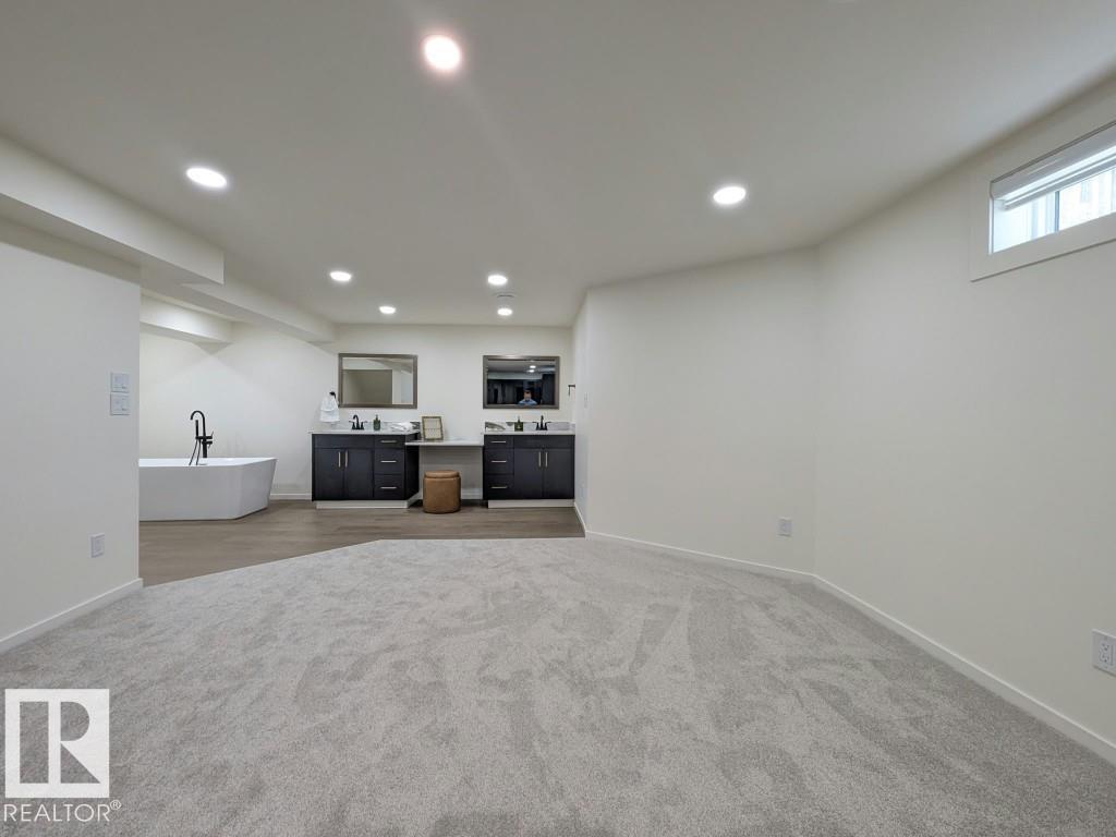 10672 153 Av Nw Property Photo 34