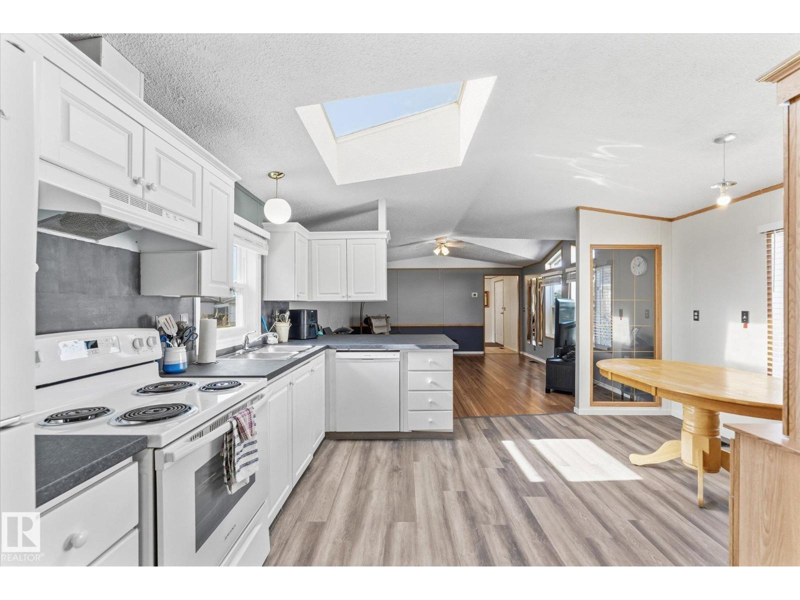 #688 53222 Range Road 272 Property Photo 9