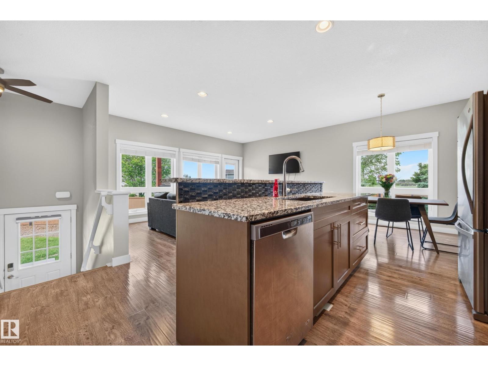 1602 Graybriar Gr Property Photo 11