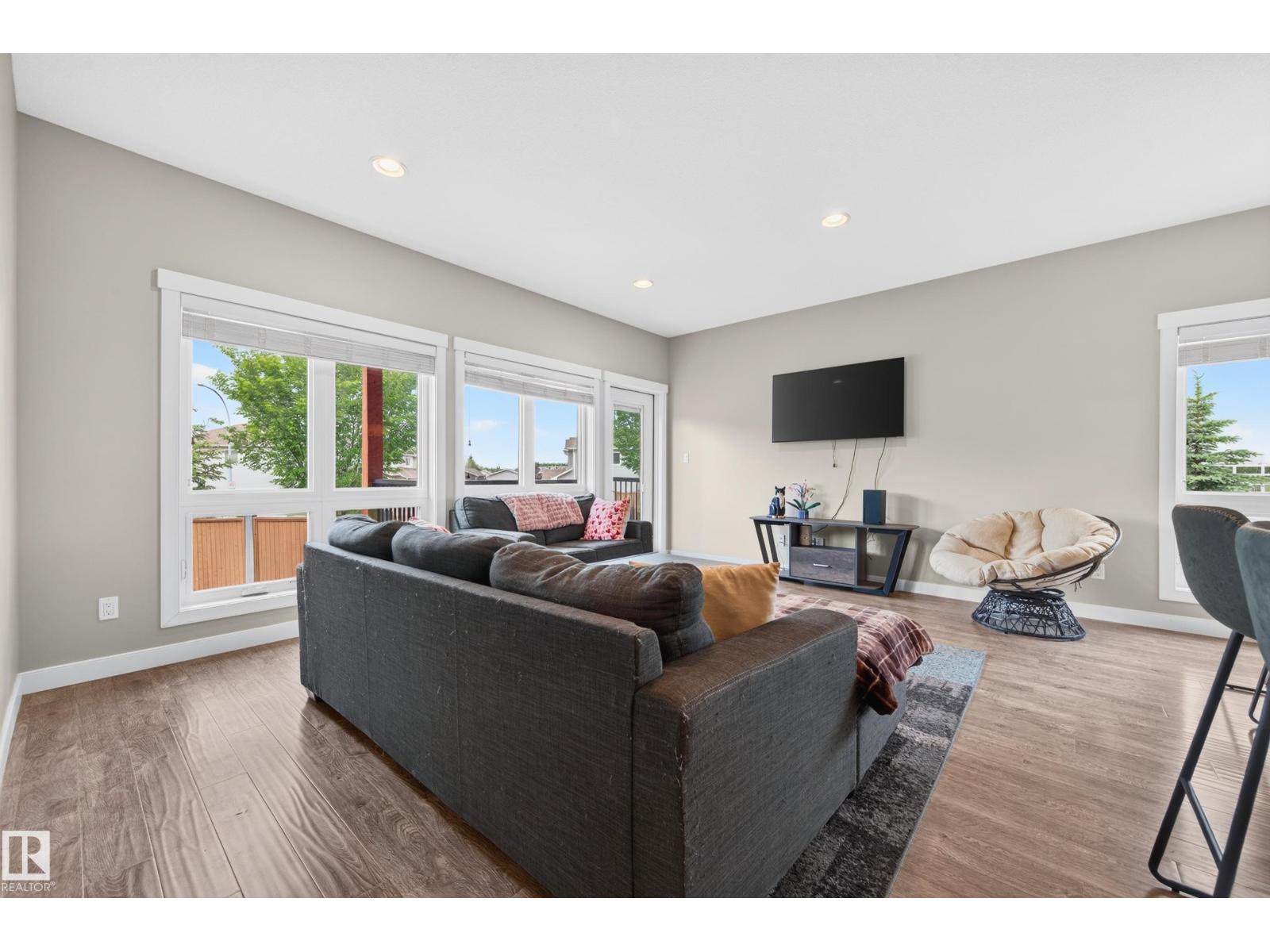 1602 Graybriar Gr Property Photo 13