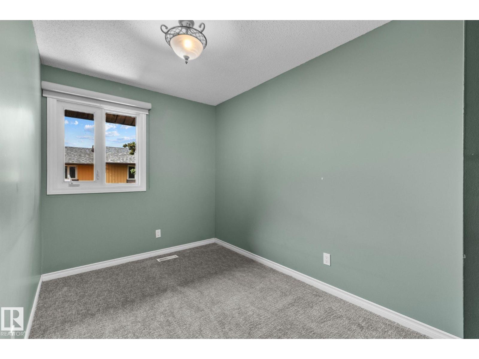 152 Woodstock Nw Property Photo 17