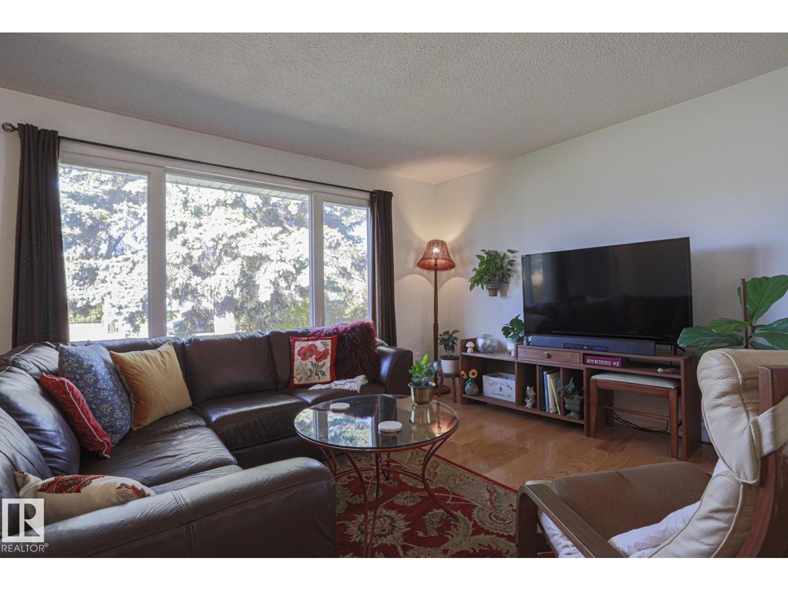 14235 53 St Nw Property Photo 5