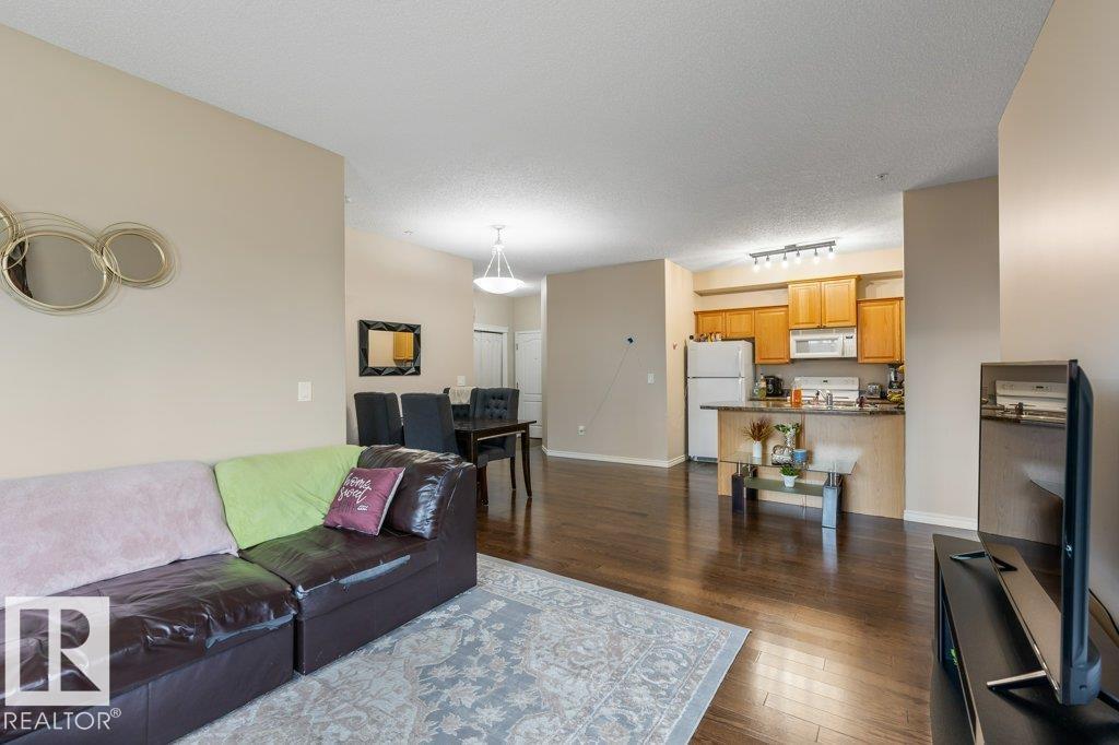 #135 16807 100 Av Nw Property Photo 9