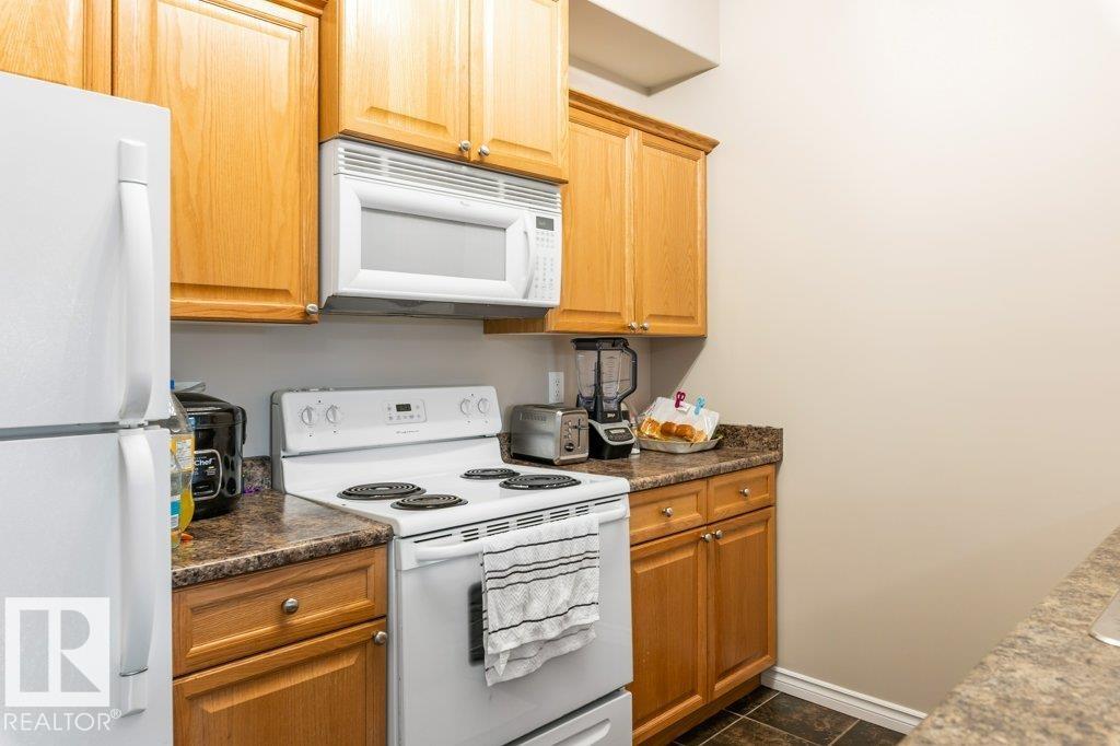 #135 16807 100 Av Nw Property Photo 10