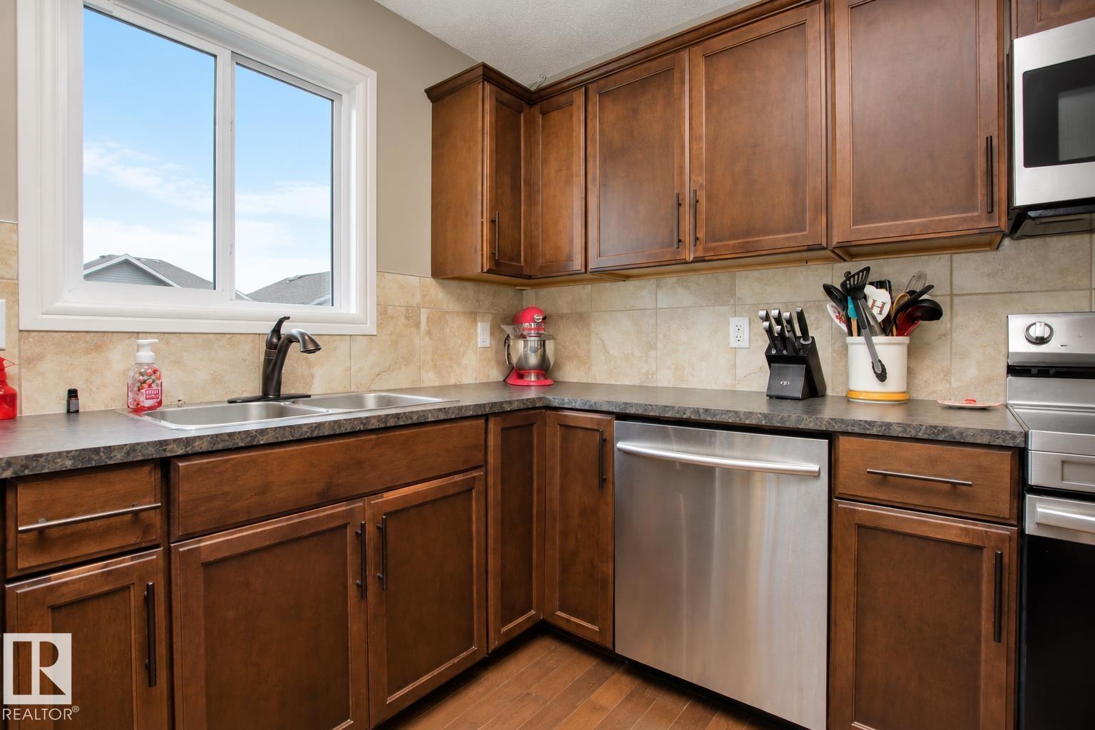1316 29 Av Nw Property Photo 12