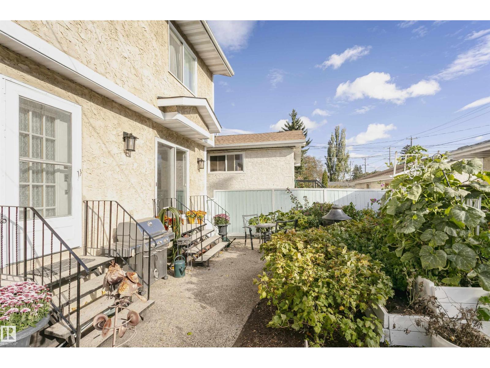 10839 80 Avenue Nw Property Photo 57
