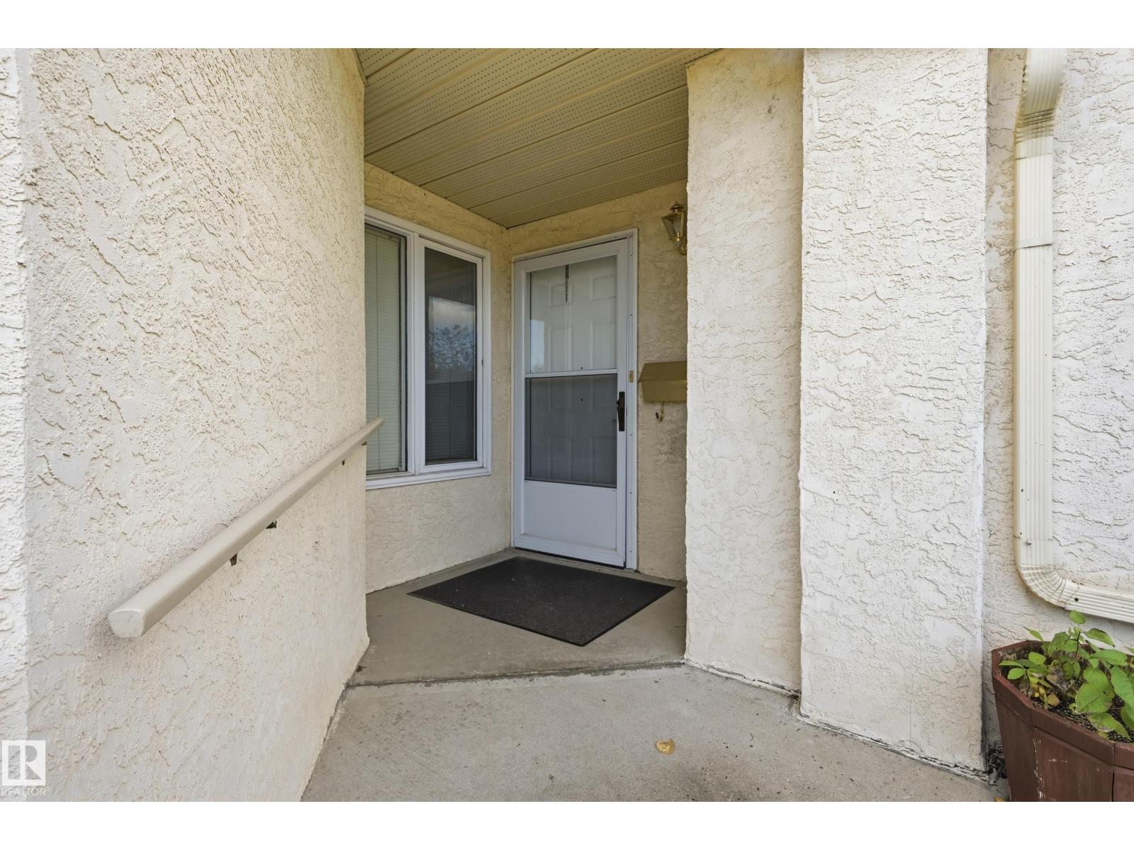 #19 10 Grange Dr Property Photo 5