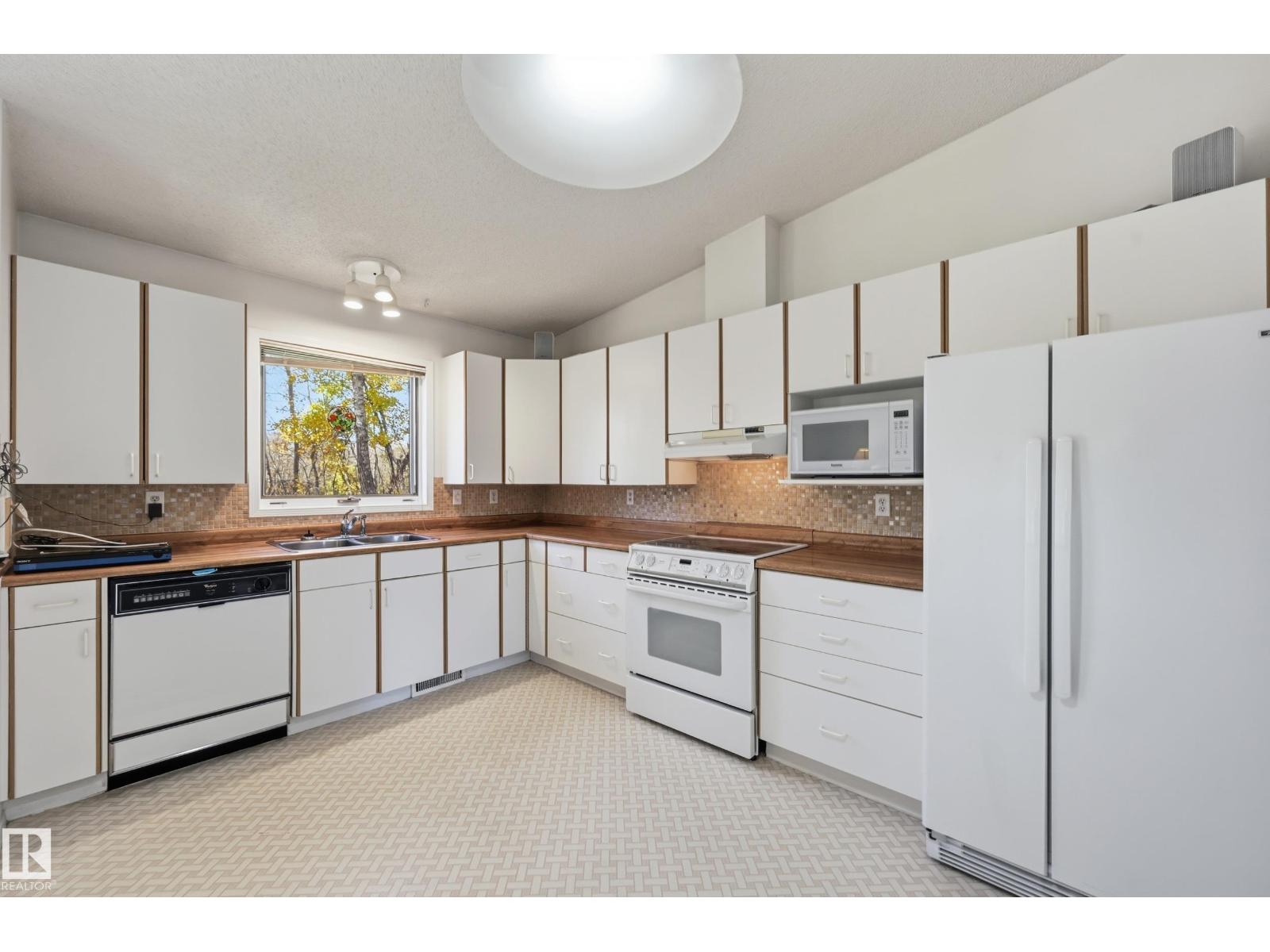 #19 10 Grange Dr Property Photo 14