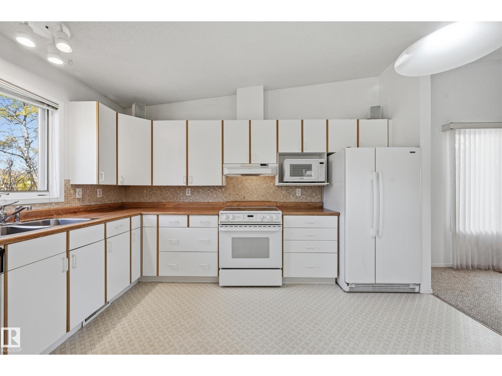 #19 10 Grange Dr Property Photo 15