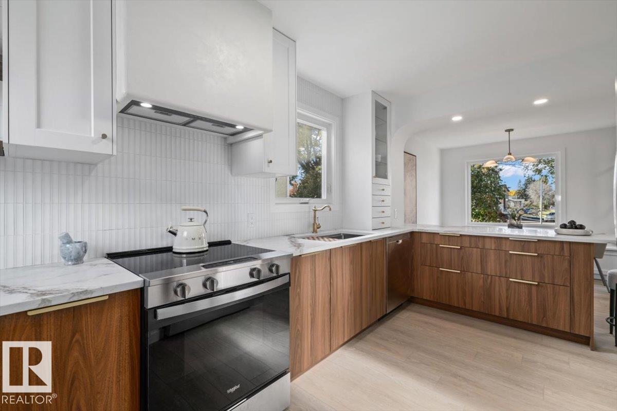 8671 76 St Nw Property Photo 4