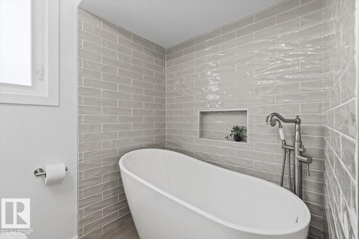 8671 76 St Nw Property Photo 16