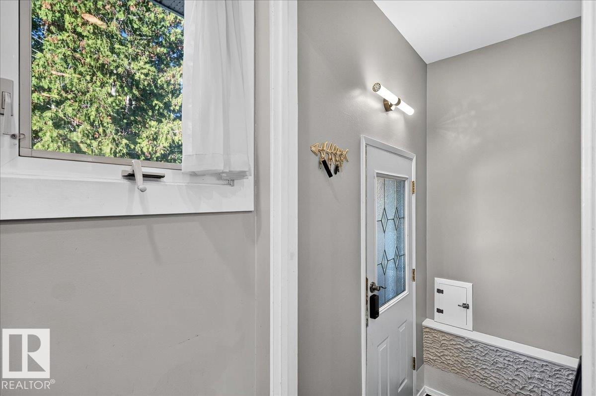 4504 105a Av Nw Property Photo 14