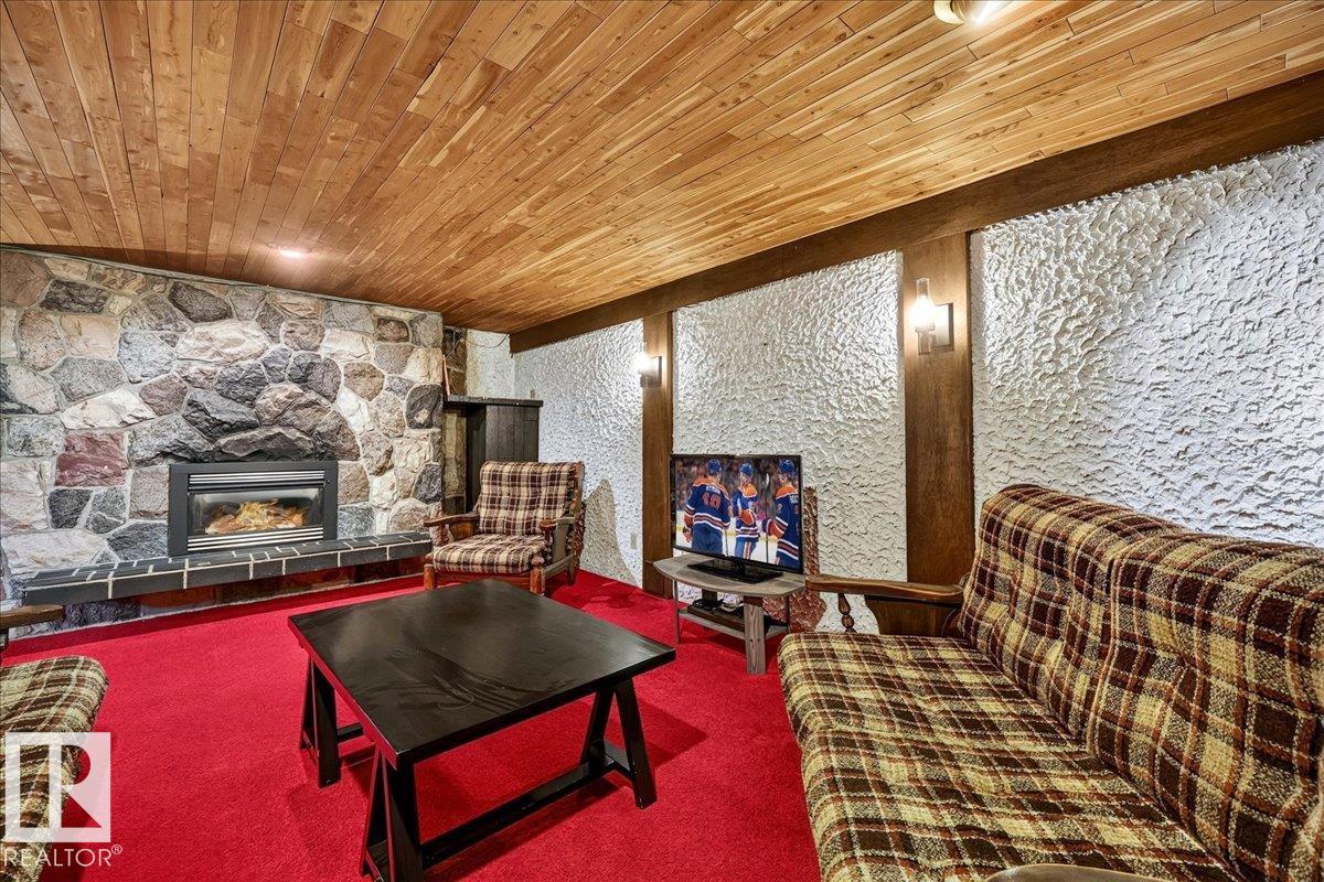 4504 105a Av Nw Property Photo 27