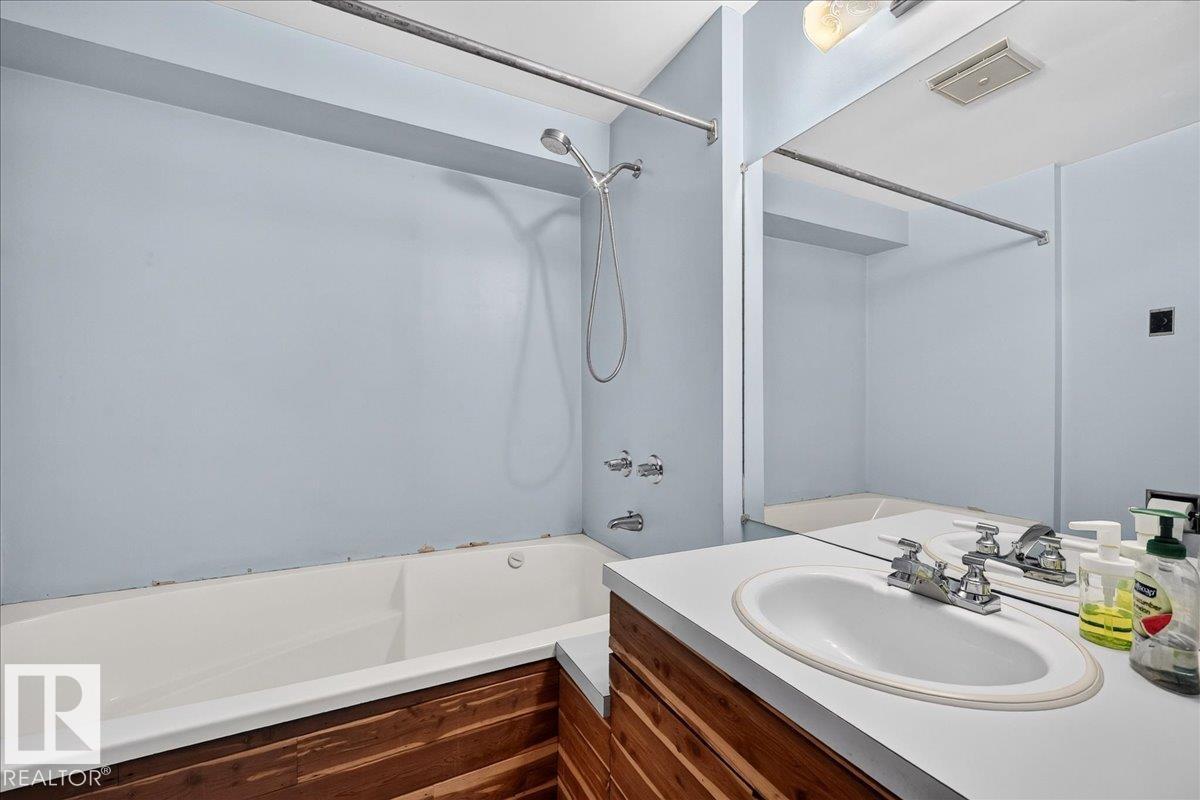 4504 105a Av Nw Property Photo 28