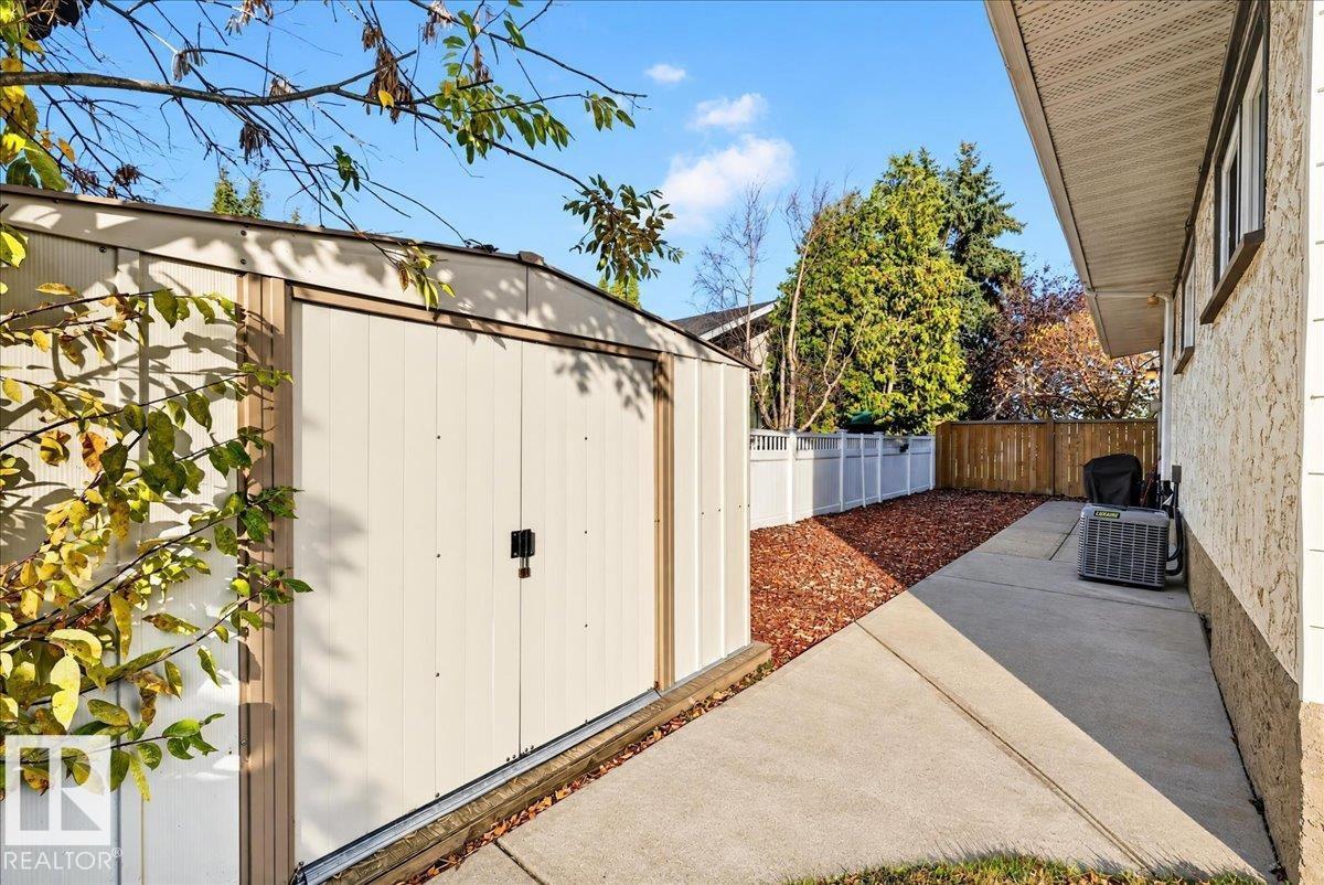 4504 105a Av Nw Property Photo 34