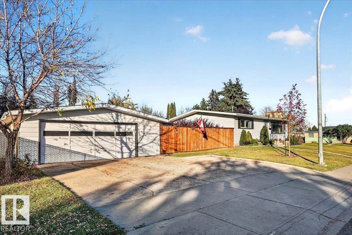 4504 105a Av Nw Property Photo 37