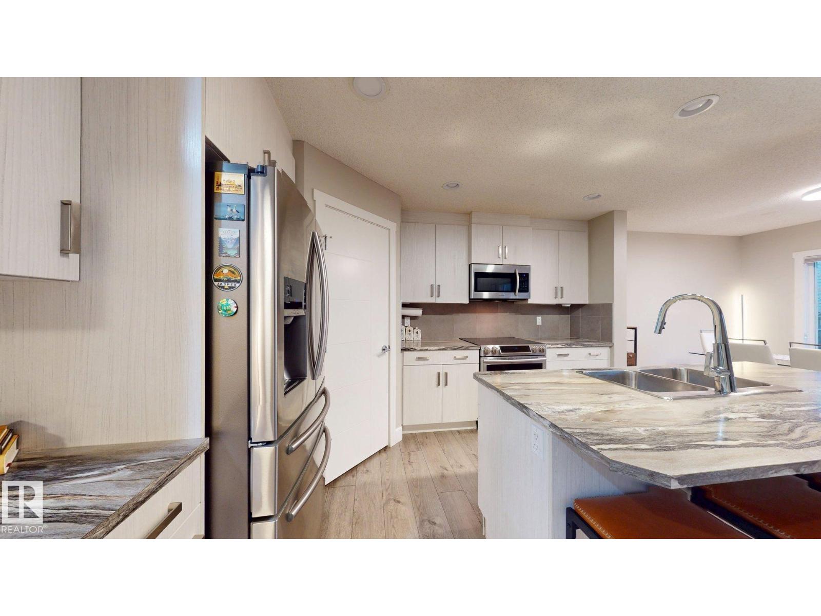 713 40 St Sw Property Photo 9
