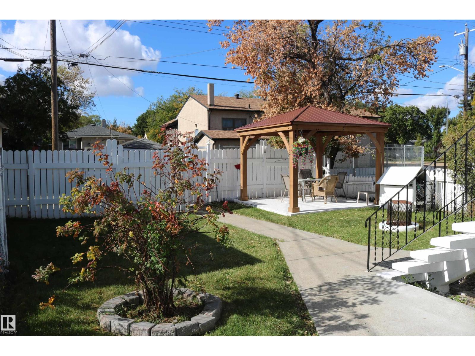 11624 82 ST NW Property Photo 1