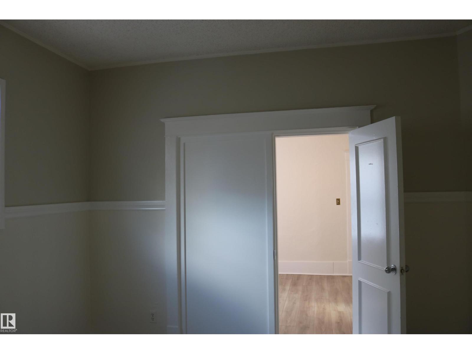11624 82 St Nw Property Photo 10