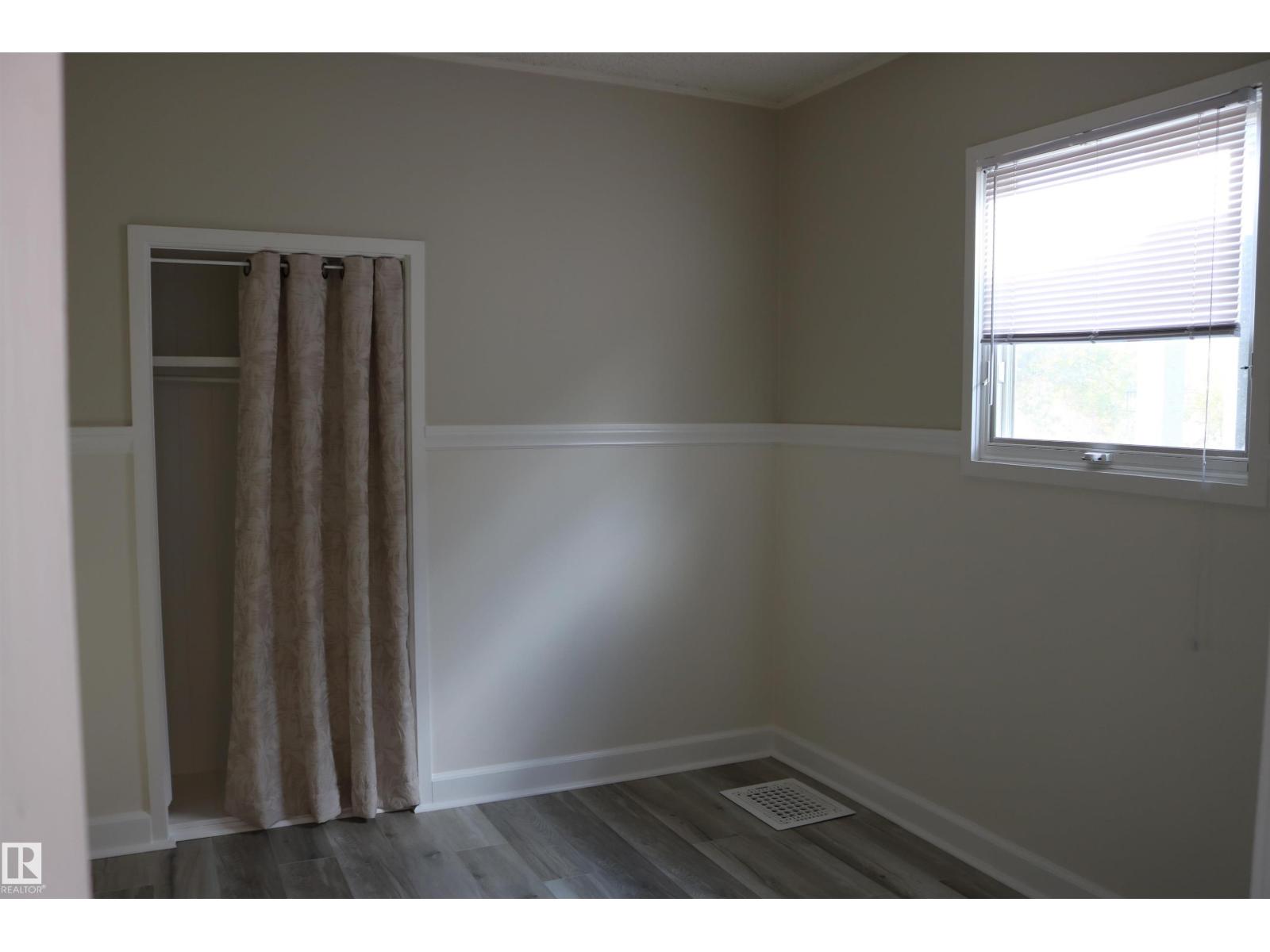 11624 82 St Nw Property Photo 11