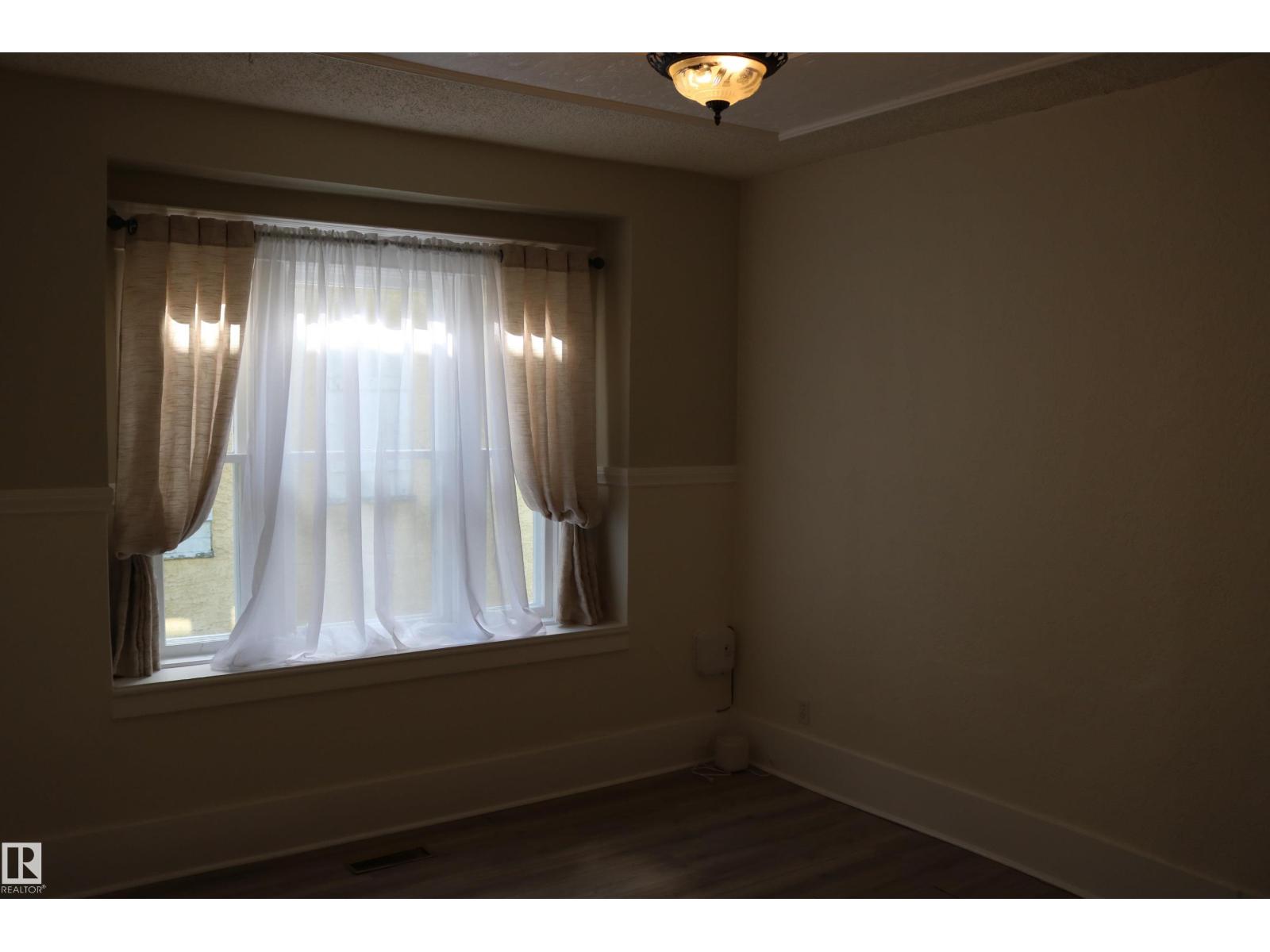 11624 82 St Nw Property Photo 14