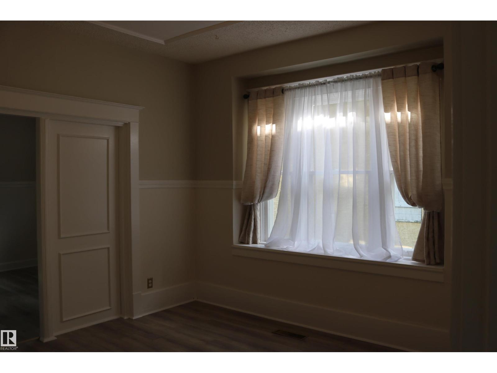 11624 82 St Nw Property Photo 15