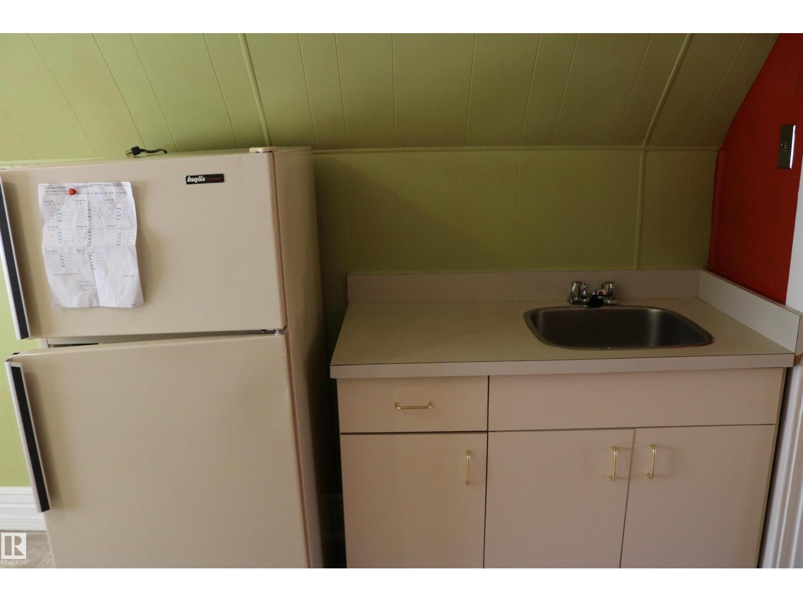 11624 82 St Nw Property Photo 23