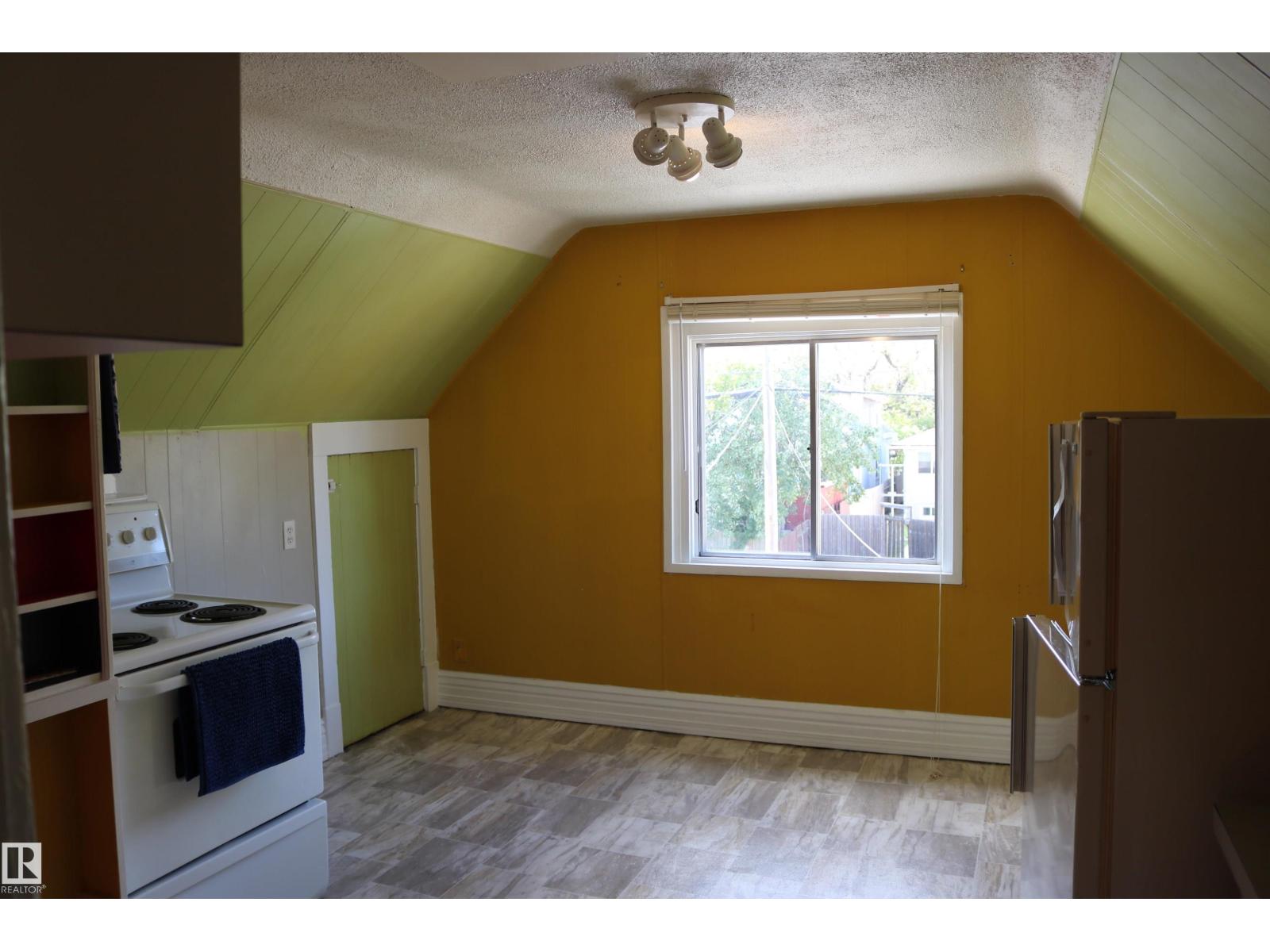 11624 82 St Nw Property Photo 26