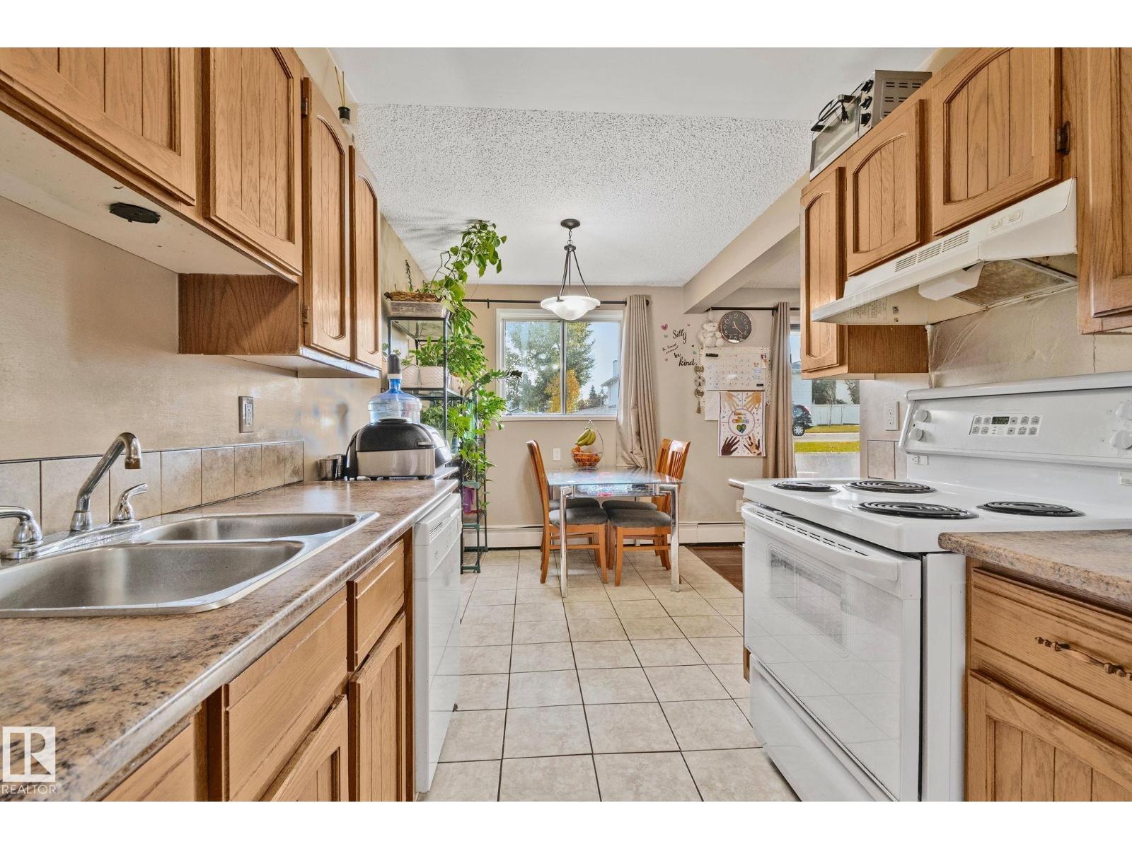 #116 3610 43 Av Nw Property Photo 5
