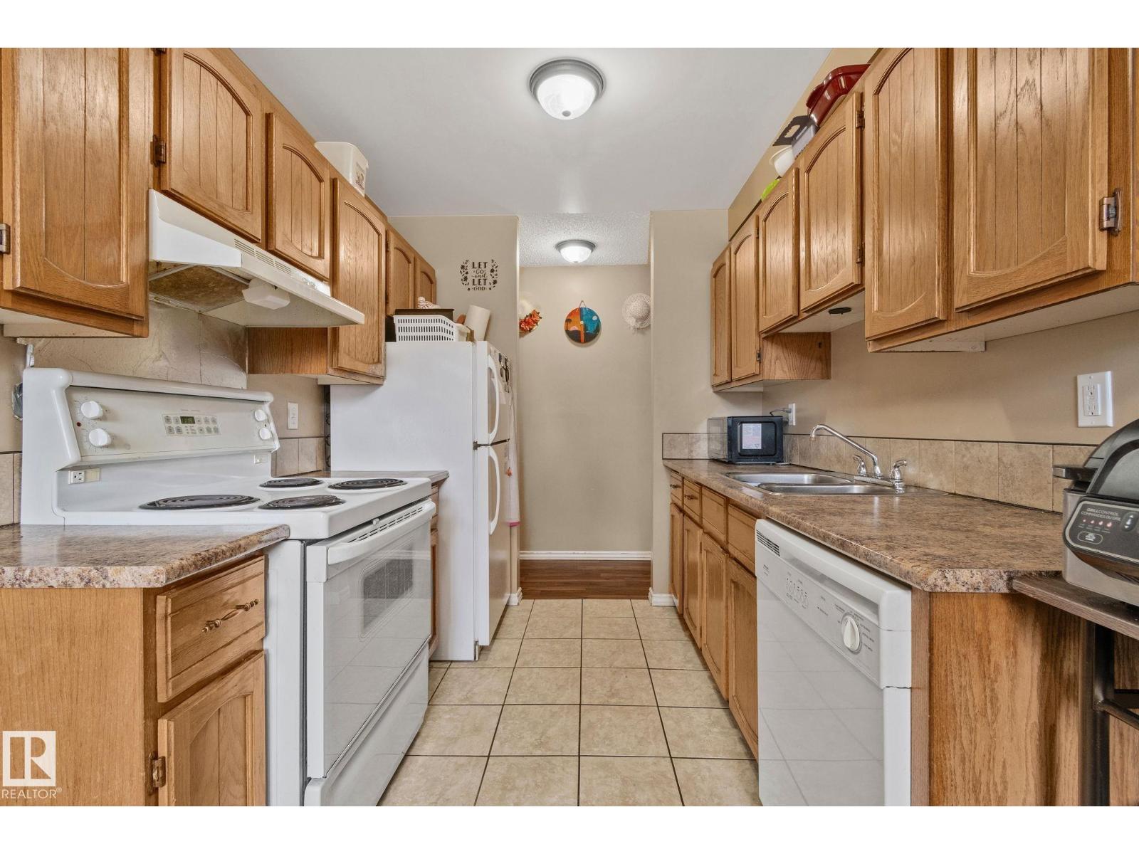 #116 3610 43 Av Nw Property Photo 6