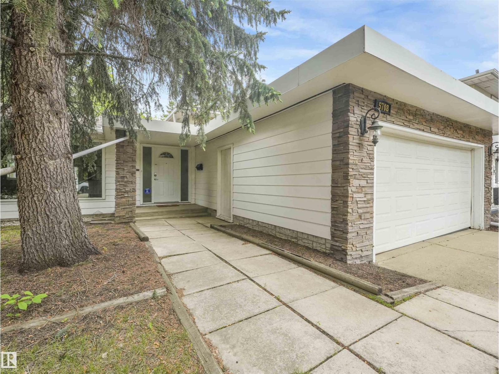 5708 144 St Nw Property Photo 2