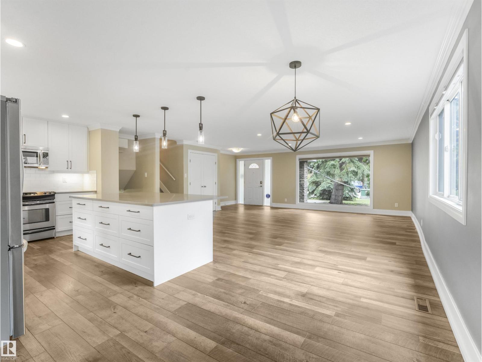 5708 144 St Nw Property Photo 7