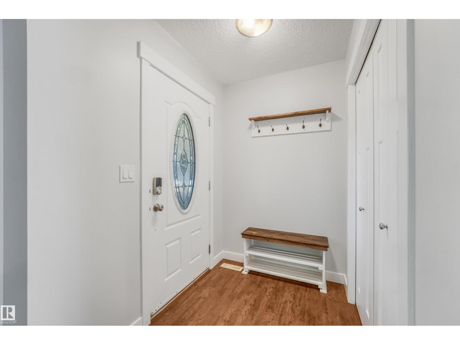 11236 89 St Nw Property Photo 4
