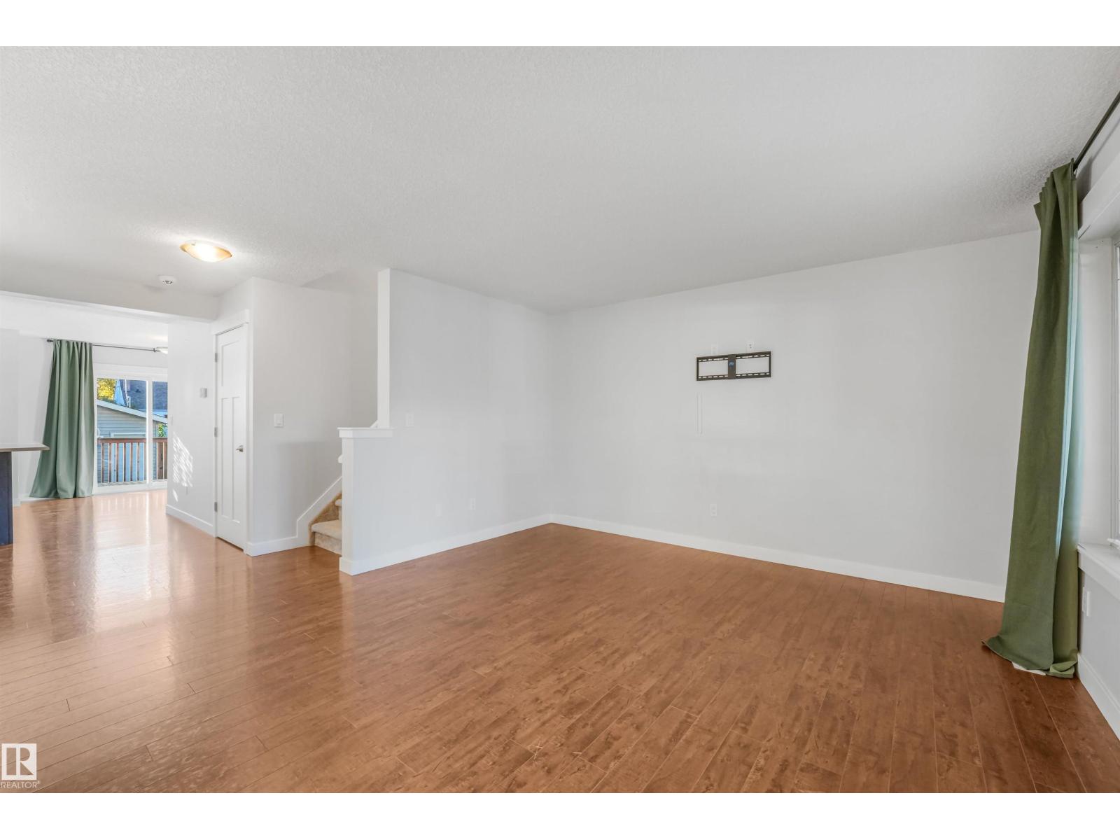 11236 89 St Nw Property Photo 7