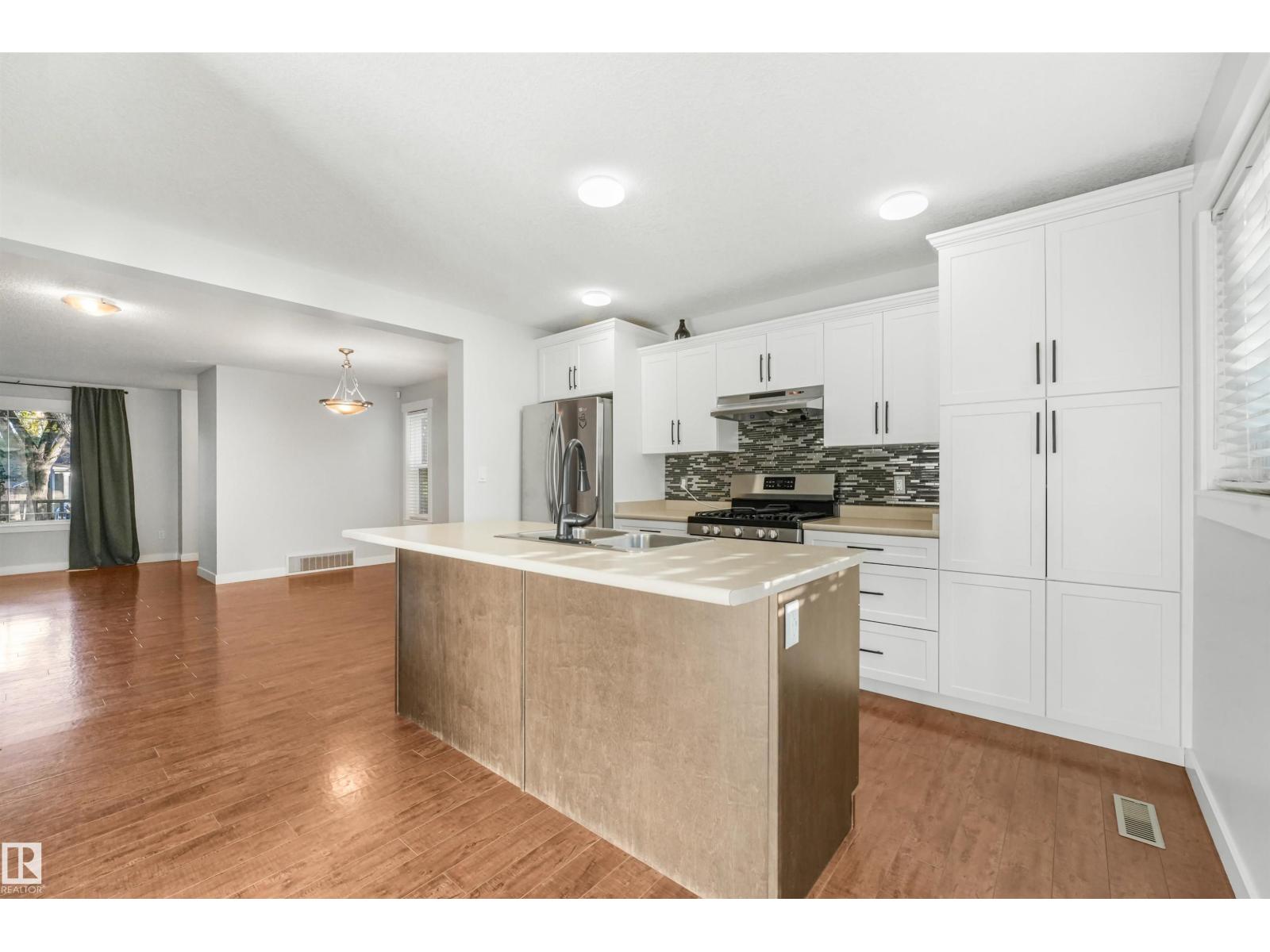 11236 89 St Nw Property Photo 14