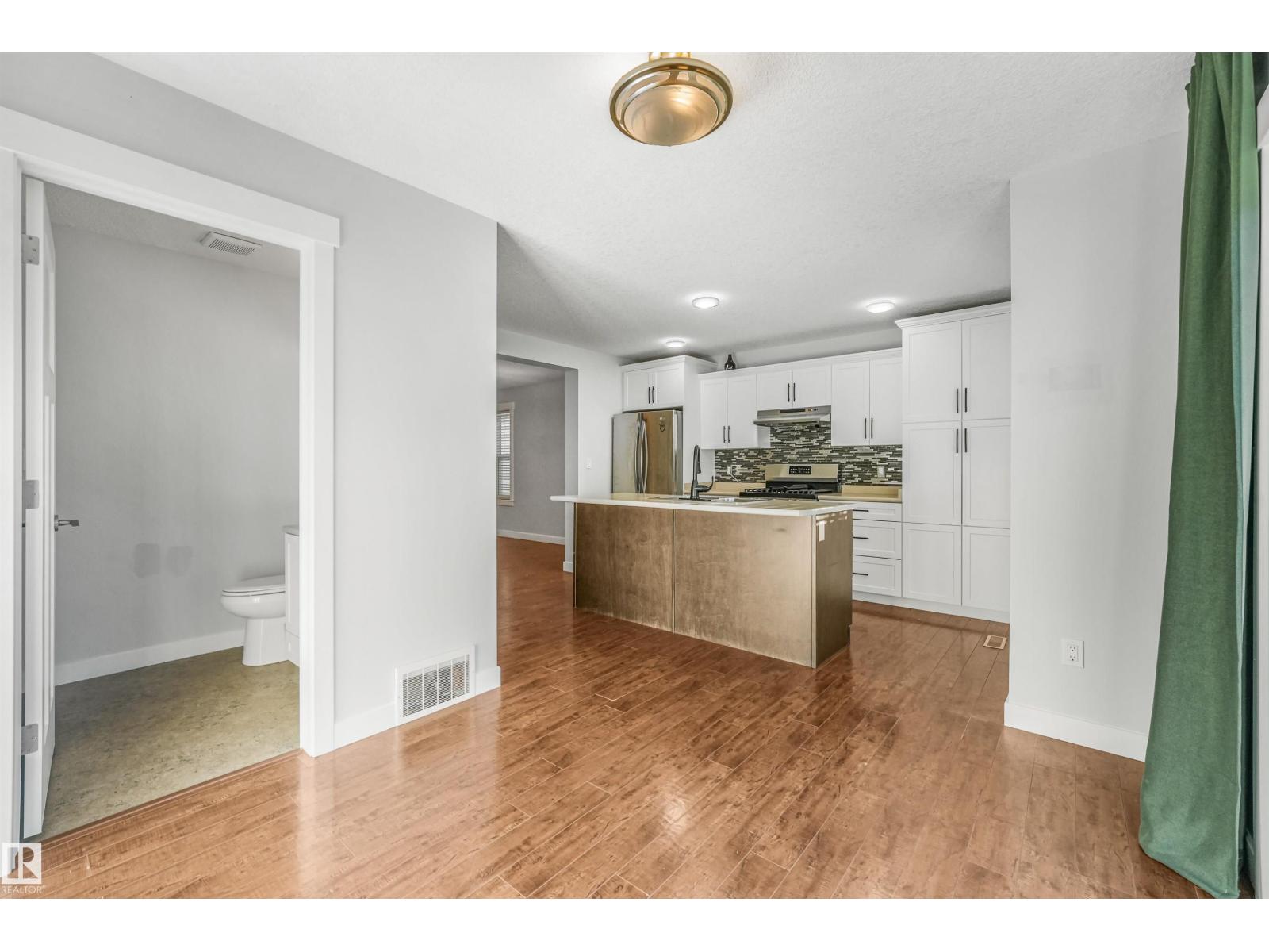 11236 89 St Nw Property Photo 18