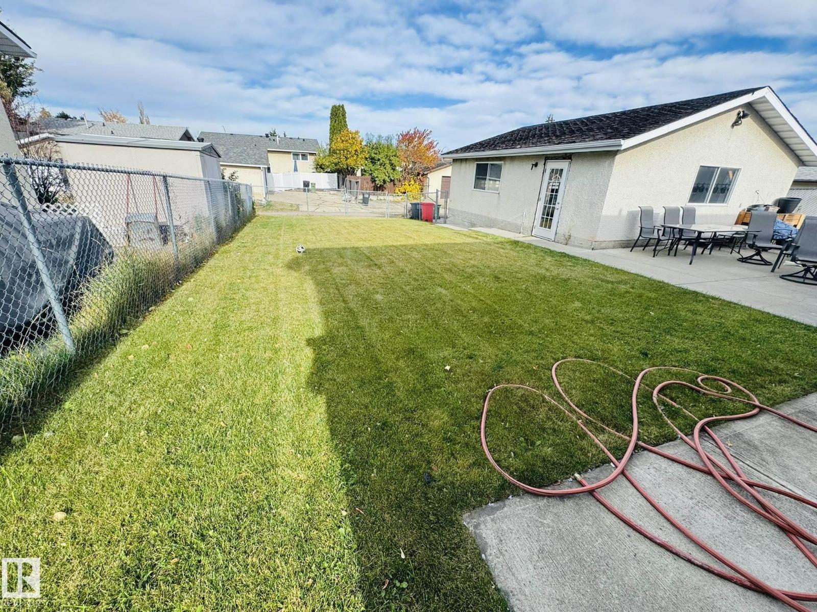 8416 145 Av Nw Property Photo 3