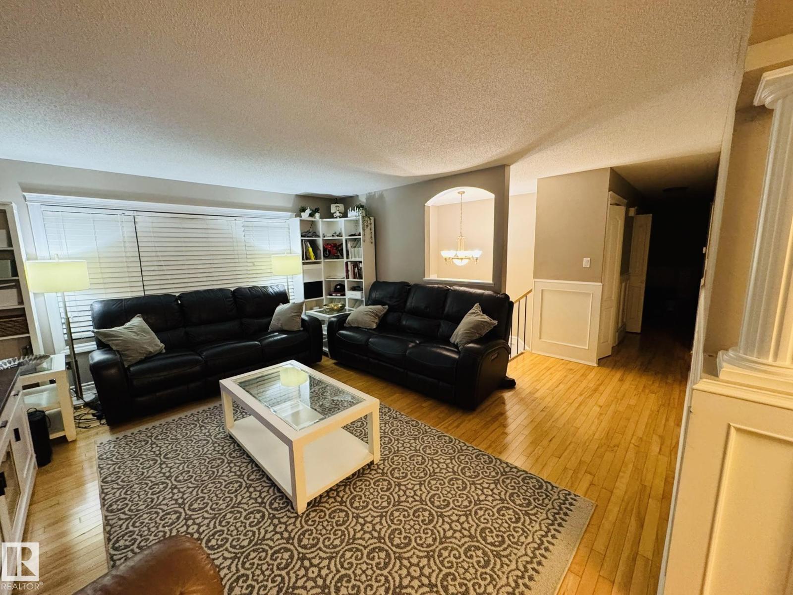 8416 145 Av Nw Property Photo 5