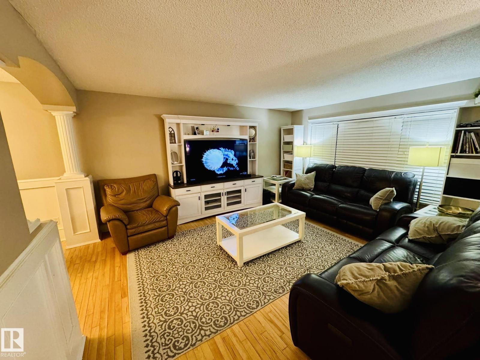 8416 145 Av Nw Property Photo 6