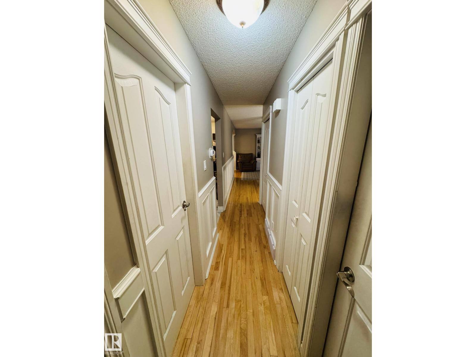 8416 145 Av Nw Property Photo 8