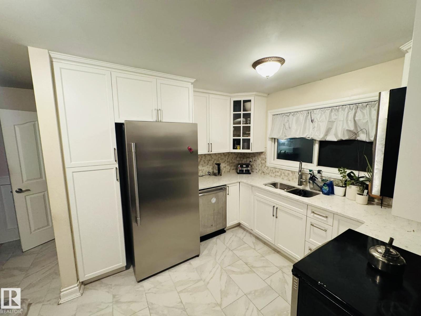 8416 145 Av Nw Property Photo 15