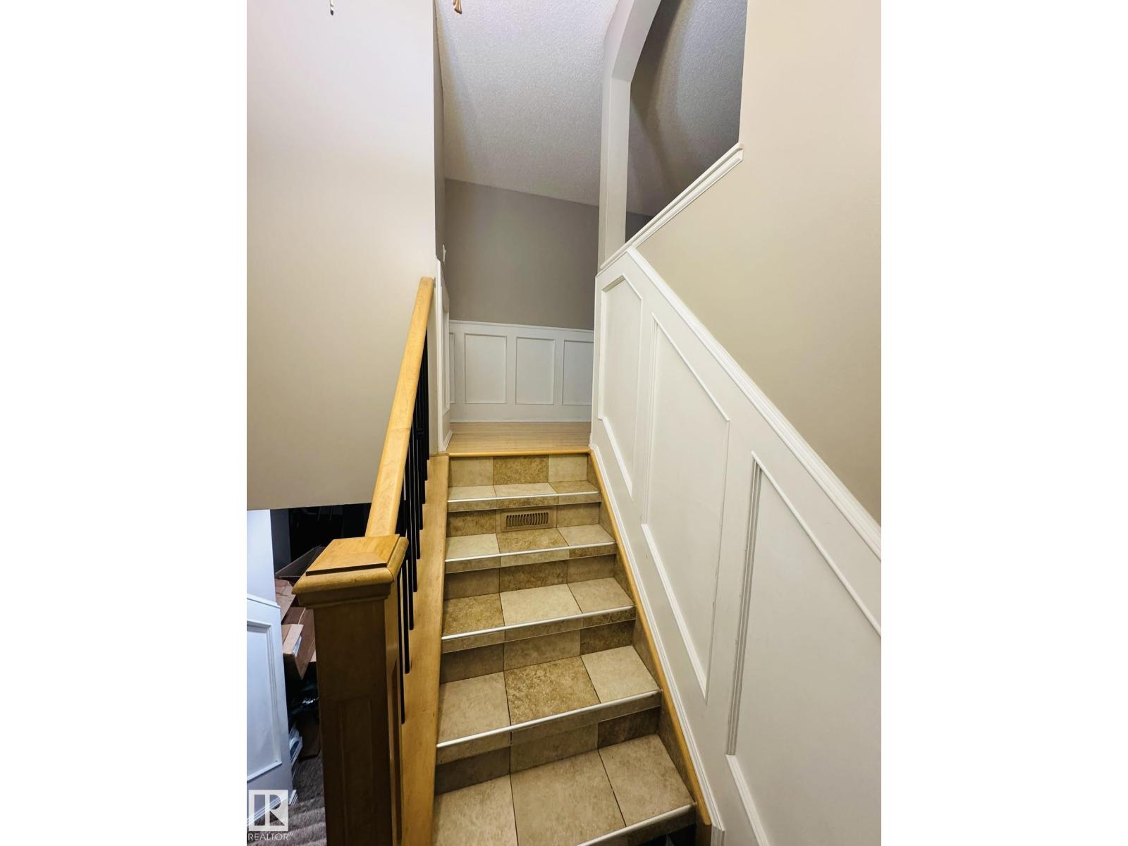 8416 145 Av Nw Property Photo 16