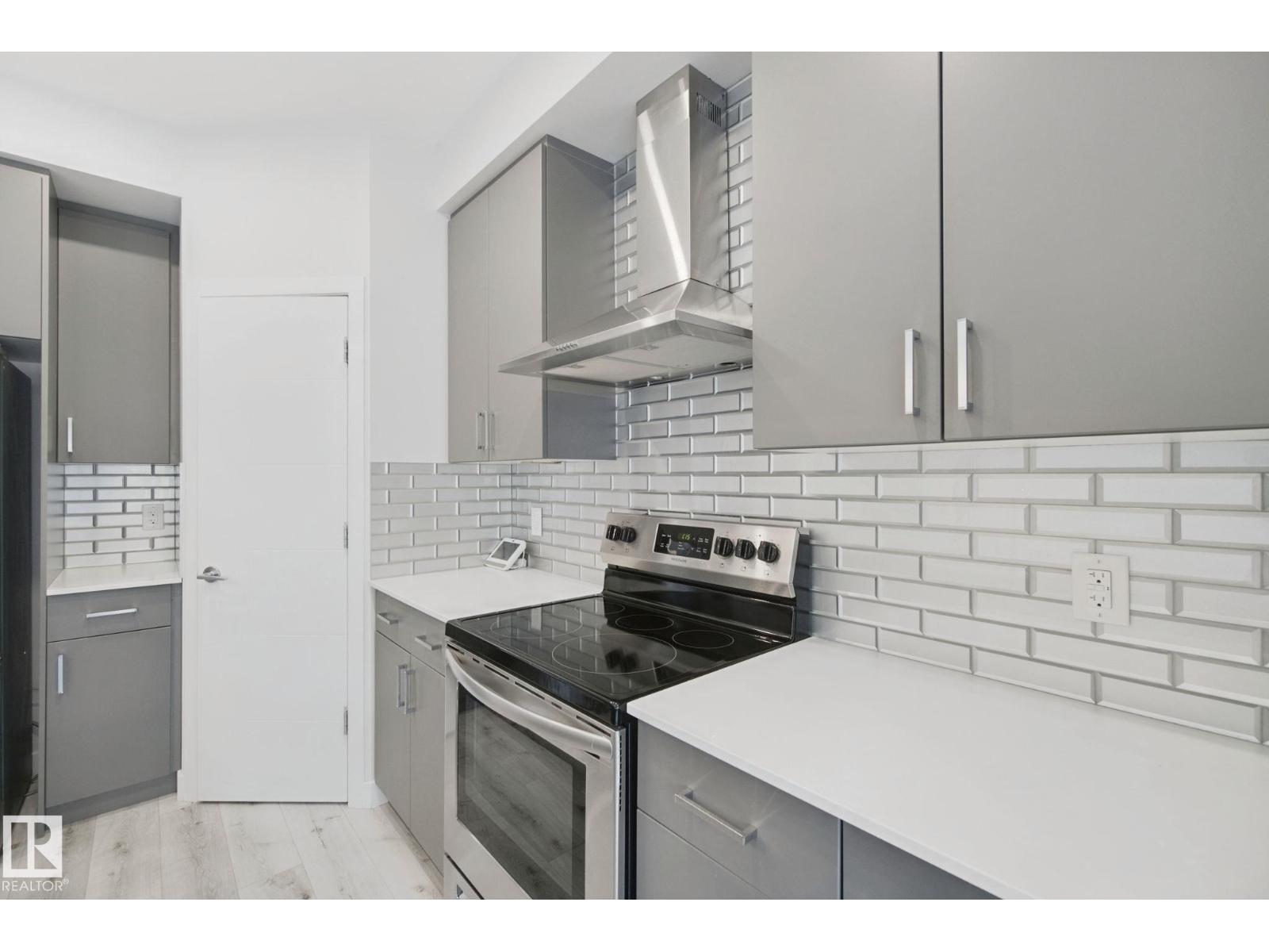 72 Royal St Property Photo 10