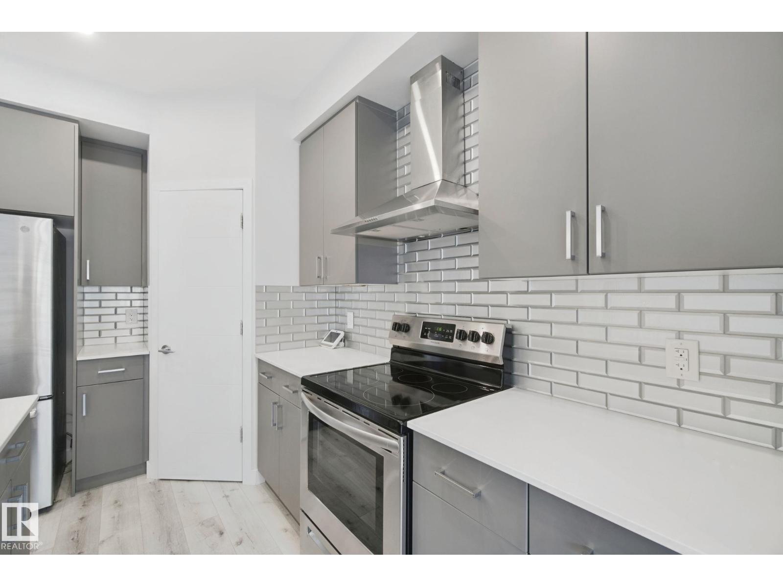 72 Royal St Property Photo 13