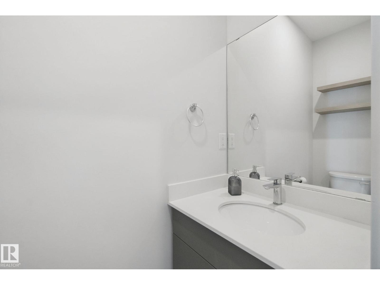 72 Royal St Property Photo 18
