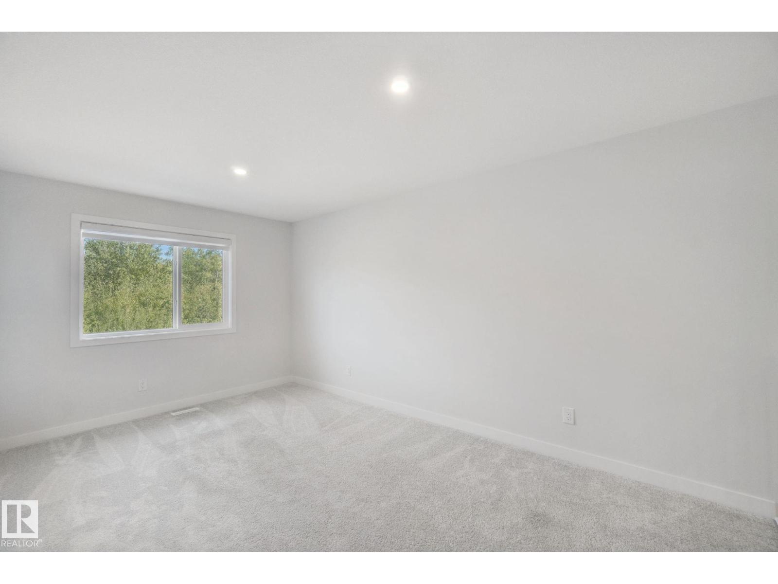 72 Royal St Property Photo 22