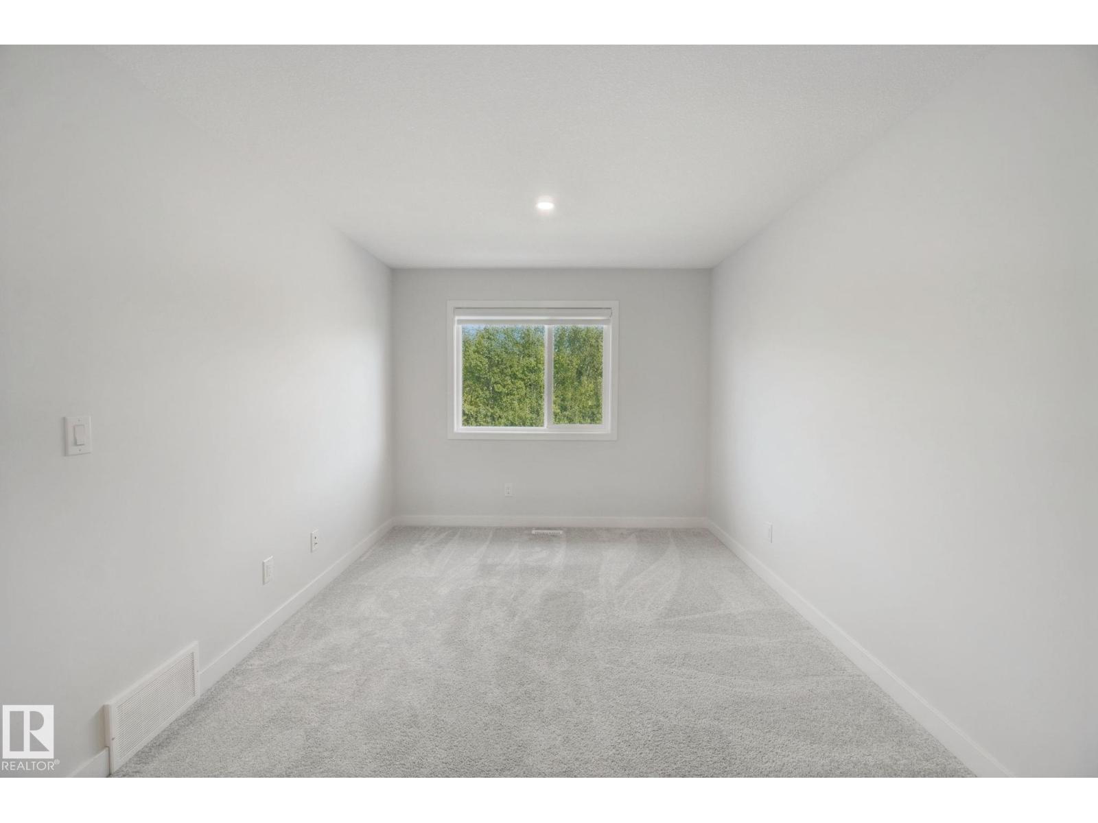 72 Royal St Property Photo 23
